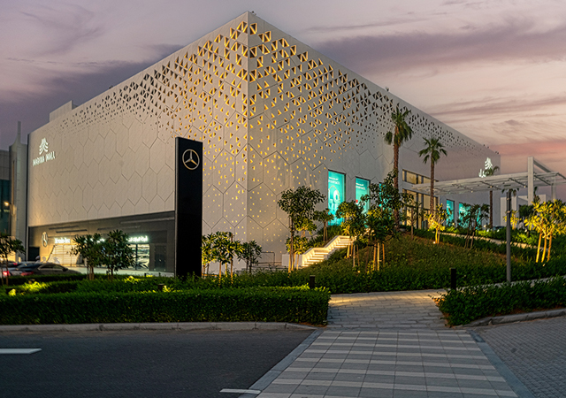 Marina Mall .... the dynamic lighting of the façade. 